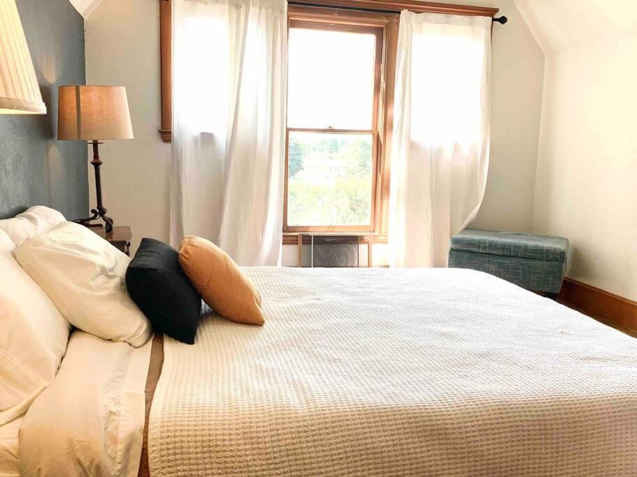 Victorian Guest Getaway-20Mins To Glacier National Park-10Mins To Airport! Columbia Falls Dış mekan fotoğraf